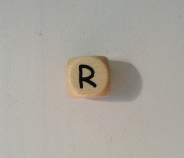 1 Buchstabenwürfel 10mm geprägt Comic "R"