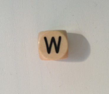 1 Buchstabenwürfel 10mm geprägt Comic "W"