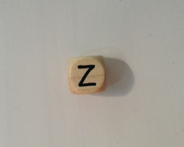 1 Buchstabenwürfel 10mm geprägt Comic "Z"