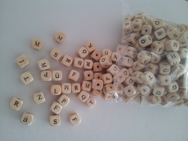 300 bedruckte Holzbuchstaben, 1 cm