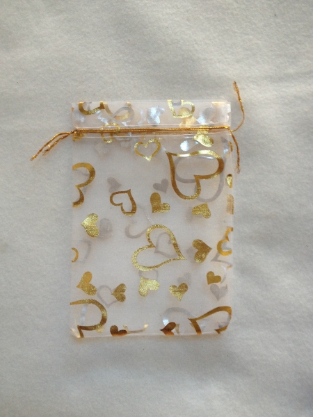 Organzasäckchen mit Herzchen gold